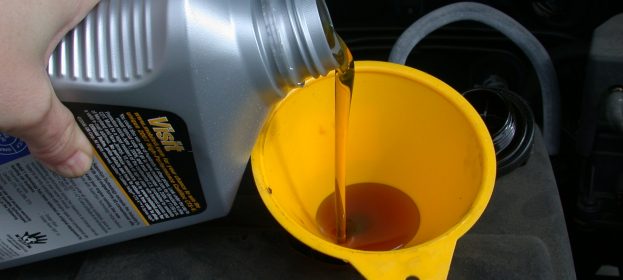Oil Change Service in Phoenix While You Wait